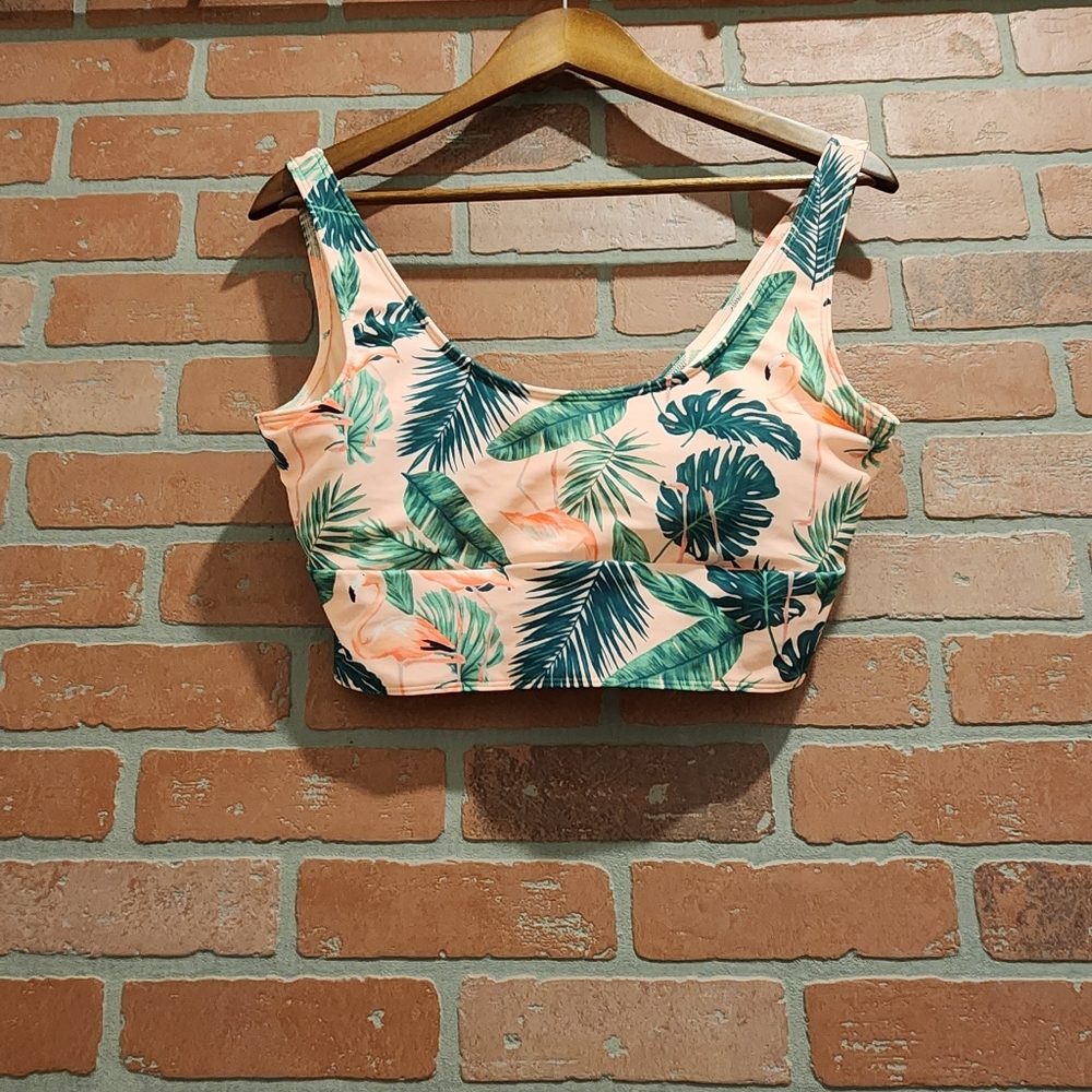 Old navy sports bra large new.    Bin 30